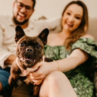 Ida og Oscar med deres franske bulldog